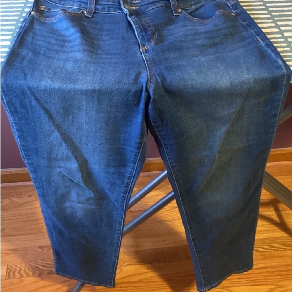 Bandolino Blue Straight Leg Jeans Classic Style